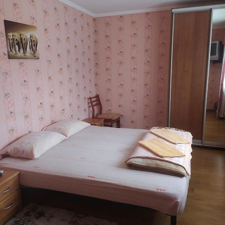 Guest House Cherepaha Kamjanets-Podilskyi Eksteriør billede