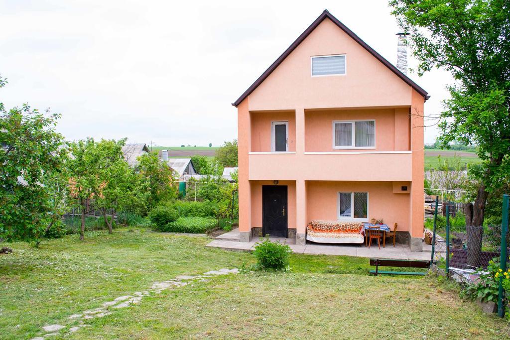 Guest House Cherepaha Kamjanets-Podilskyi Eksteriør billede